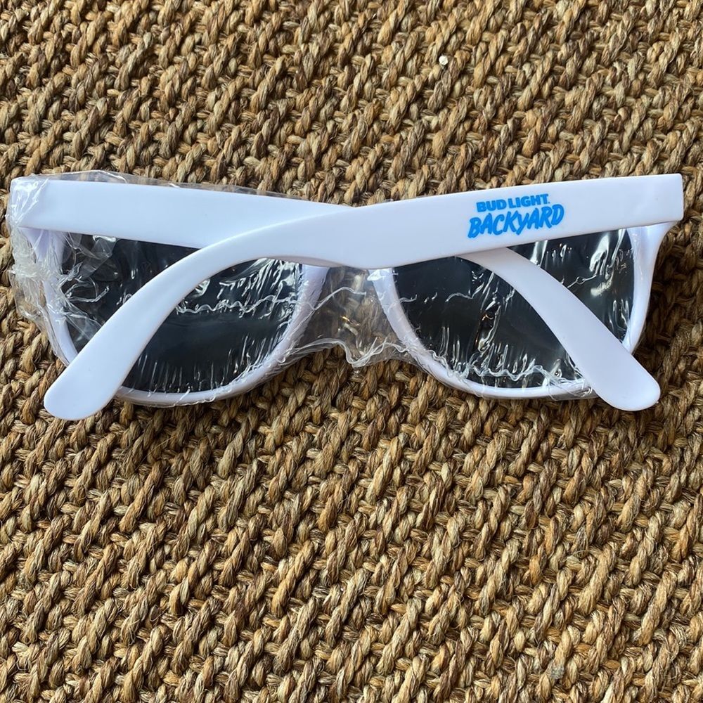 NEW budlight sunglasses - Picture 2 of 2